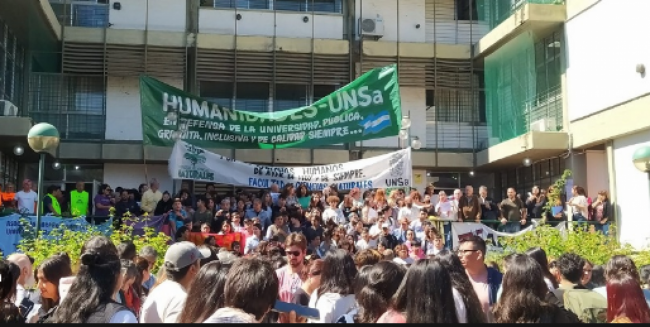 Abrazo a la UNSa y anuncio para universidades