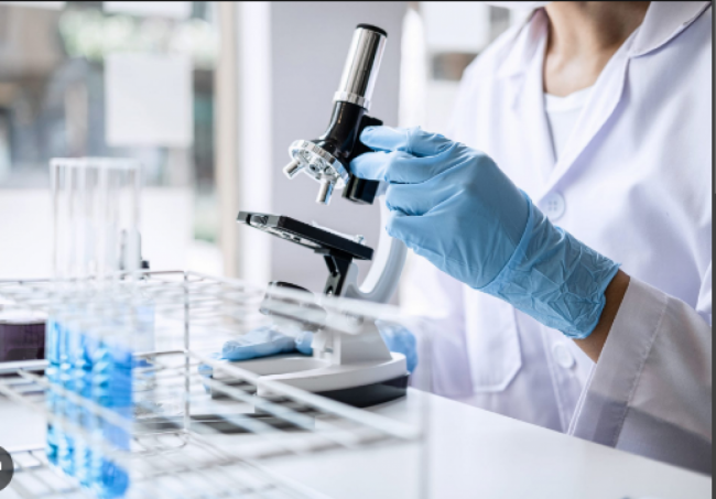 Leve descenso en la curva de casos