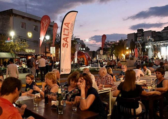 Reglamentarán la instalación de mobiliarios en veredas