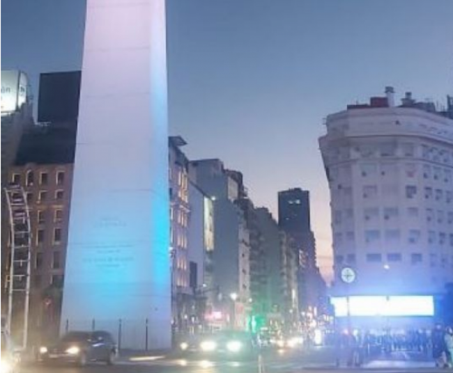 Obelisco iluminado