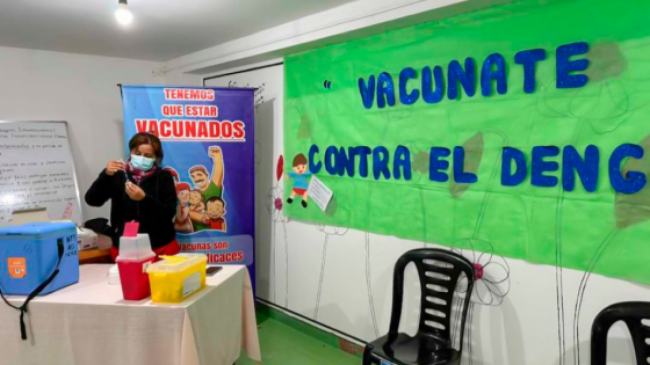 Vacunación contra el dengue