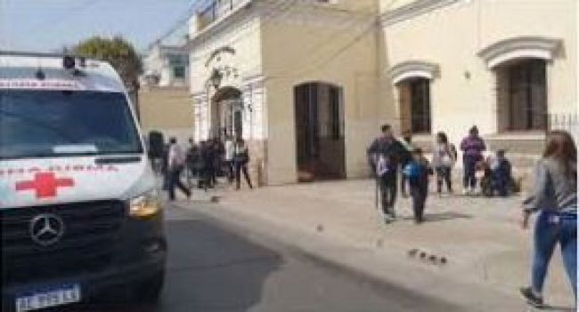 Siguen los problemas en la escuela Sarmiento