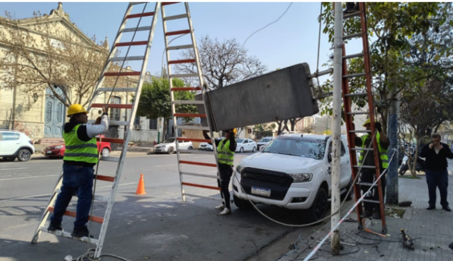 Retiro de cartelería