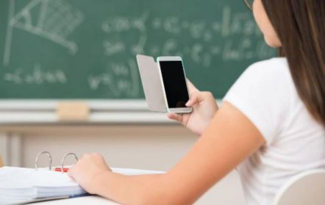 Celulares prohibidos en la escuela