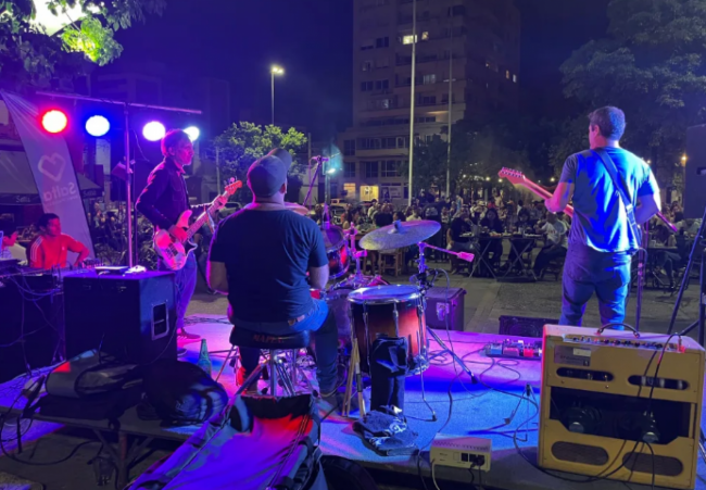 Música en el Paseo de los Poetas