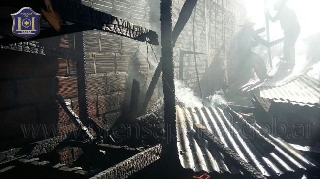 El fuego provocó daños materiales