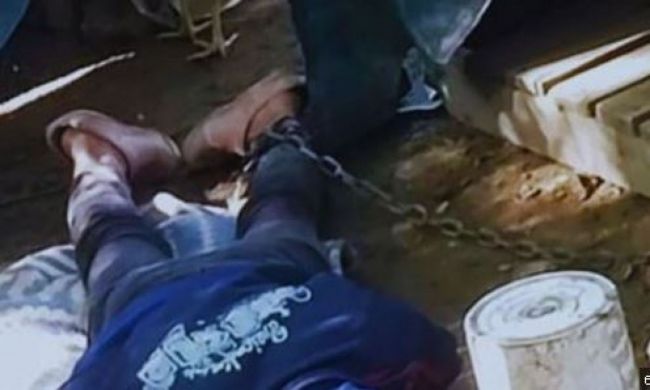 Novedades en el caso de la mujer encadenada