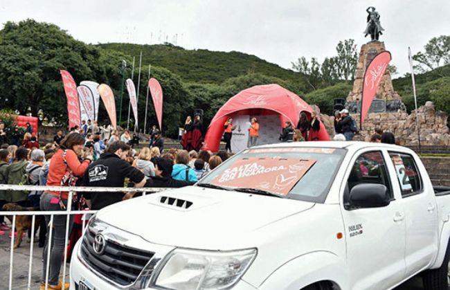 Largada simbólica del rally femenino