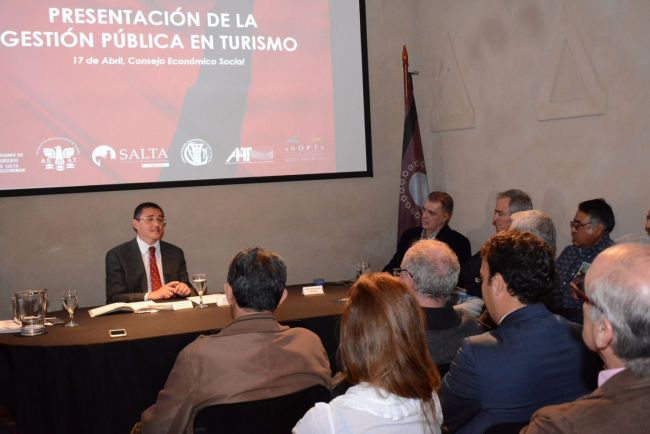 Presentación de turismo en el Consejo Económico