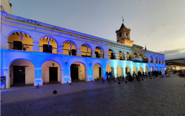 Cabildo celeste y blanco