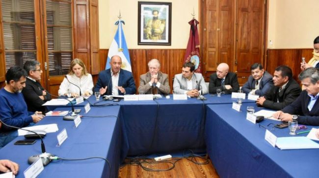 Dib Ashur con senadores