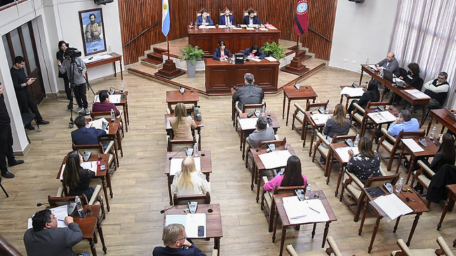 Renuncia para postular a otro cargo