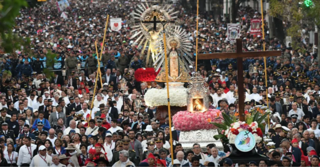 Retorna la procesión
