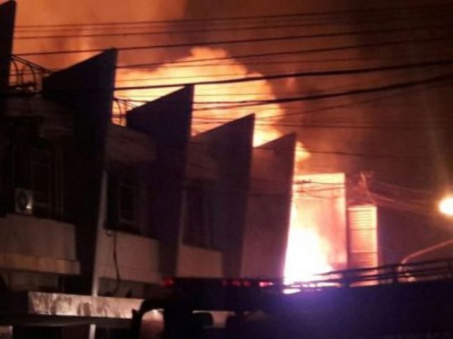 El incendio en la mueblería