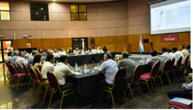 Gremios docentes piden devolución de incentivo y aumento del 2,9%