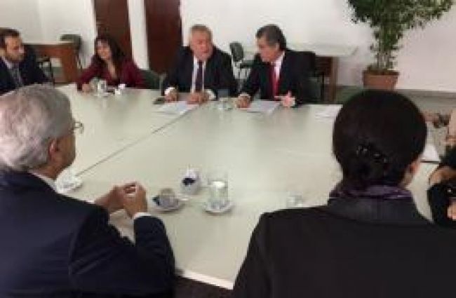 Reunión de autoridades judiciales locales y nacionales