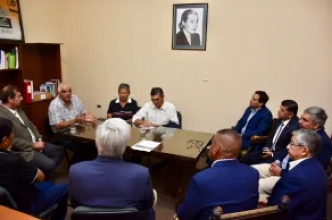 Reunión en el Senado