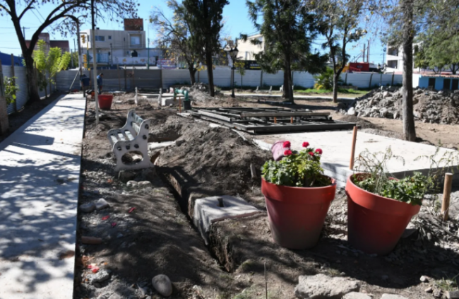 Trabajos en plaza Evita
