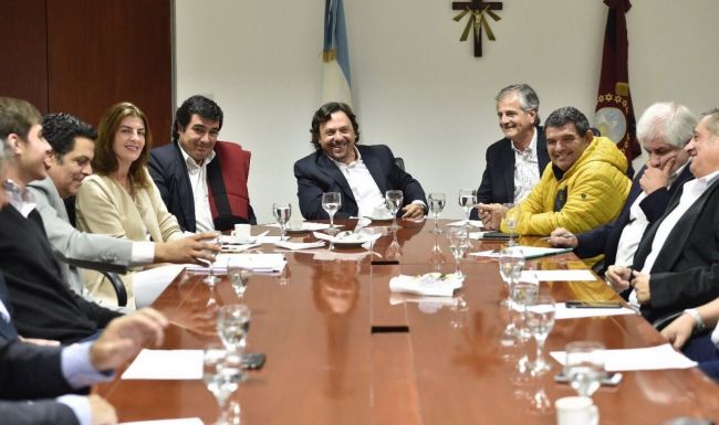 Se perfilan dos frentes que aglutinarían a la mayoría de partidos