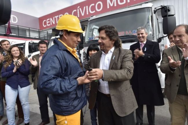 Acto de entrega del camión atmosférico
