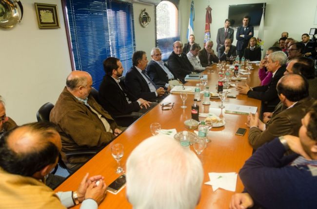 Reunión en defensa de la producción