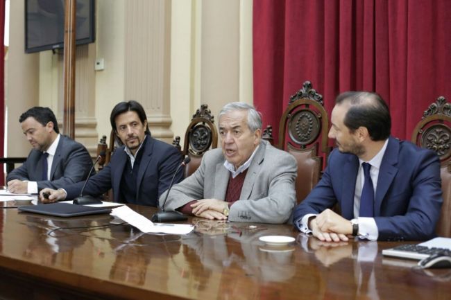 Parodi y ministros del gabinete en Diputados