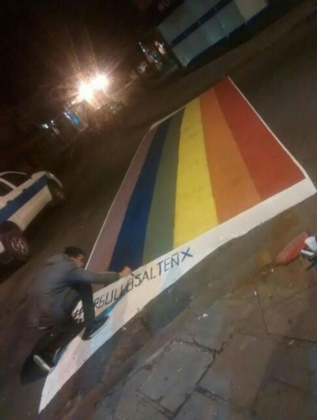 Intervención artística en senda peatonal