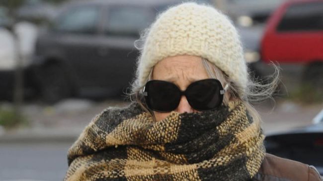 Bufando y gorro para salir a la calle Crédito: www.tn.com.ar