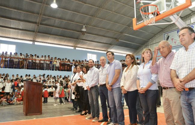 Las autoridades en la nueva infraestructura