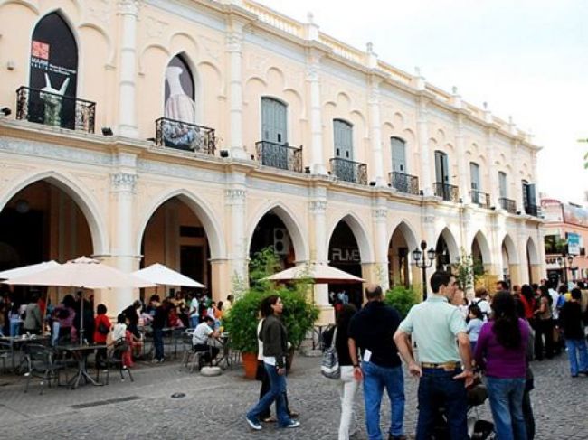 Turistas aprovechando un feriado
