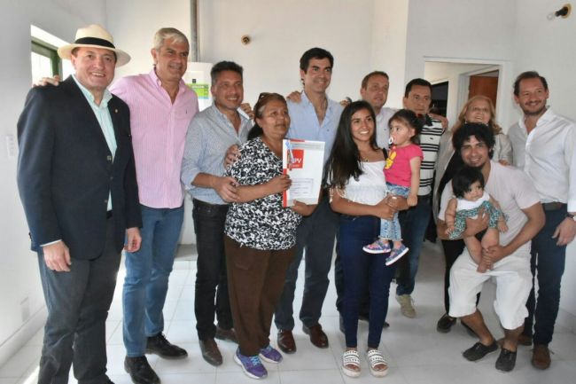 Entrega de viviendas en Metán