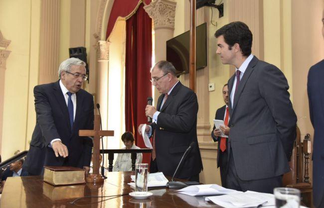 Godoy jura como diputado