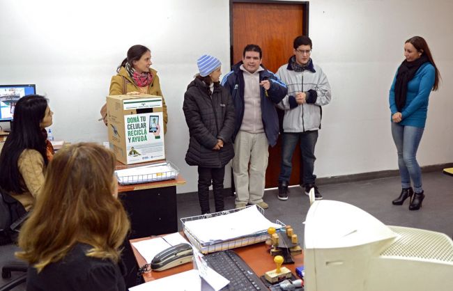 A no tirar los celus viejos