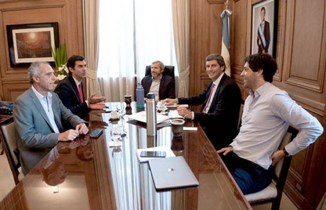 Reunión con autoridades nacionales