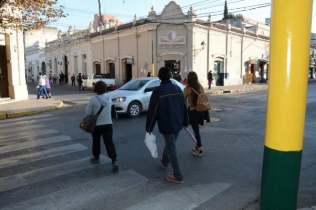 Instalarán semáforo de la esquina de Santiago y Mitre