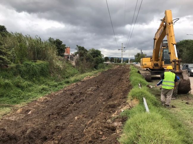 Trabajos de limpieza en canales