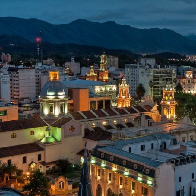 Tan linda que enamora