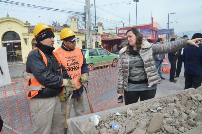Calle de gran circulación de colectivos