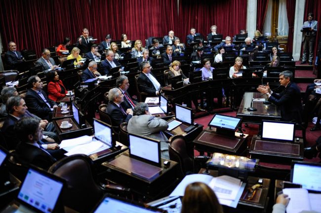 El Jefe de Gabinete expone ante el Senado.