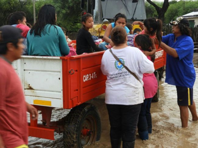 Evacuados en la Curvita