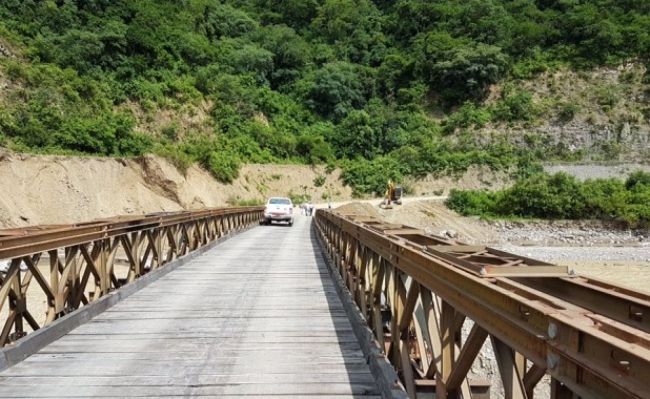 Puente en reparación