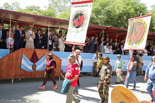 Desfilan los veteranos de Malvinas