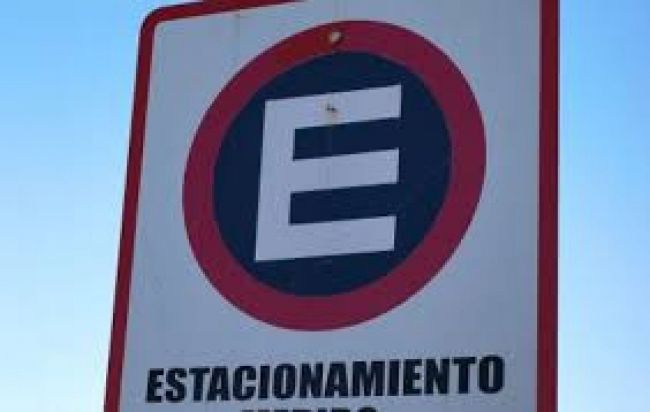 Analizan suba en el estacionamiento medido