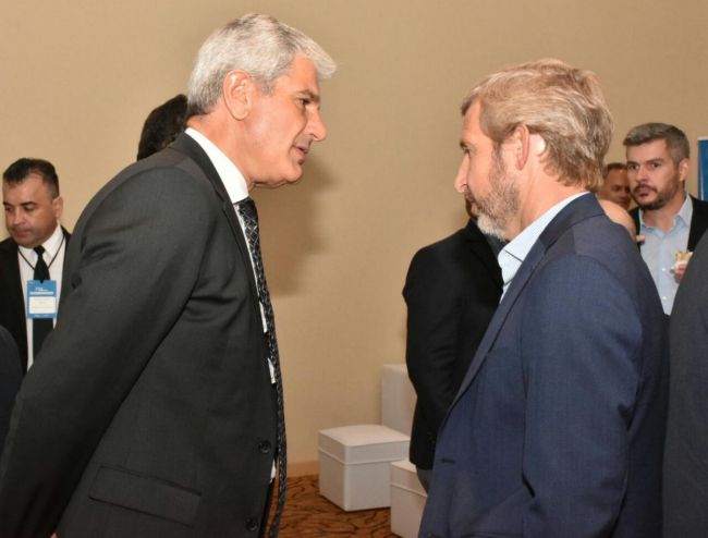 Zottos dialogando con Frigerio