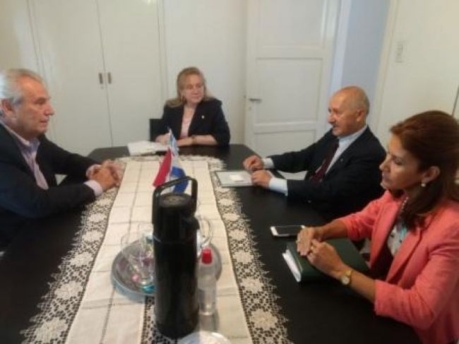 Reunión con diplomáticos de Paraguay