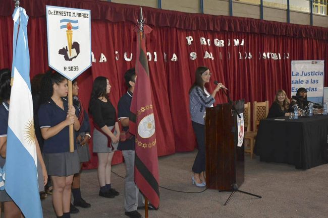 La justicia sale a las escuelas