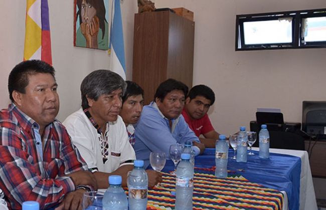 Pueblos originarios se reunieron con diputados