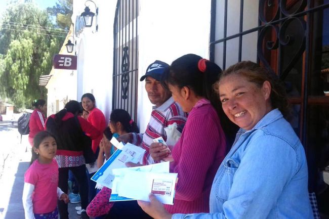 Tarjetas sociales con posibilidad de extracción