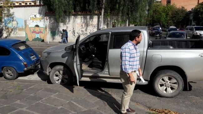 Mal estacionado y violento