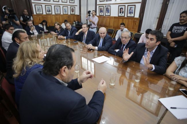 Convenio con legisladores bonaerenses